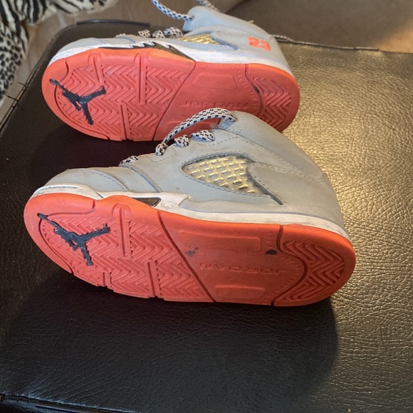 Jordan’s Retro size 7c - Picture 3 of 6